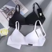 Sujetadores modernos y cómodos para mujeres, diseñados para ofrecer soporte y estilo, disponibles en Fivelis
